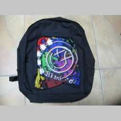 Blink 182 ruksak čierny, 100% polyester. Rozmery: Výška 42 cm, šírka 34 cm, hĺbka až 22 cm pri plnom obsahu